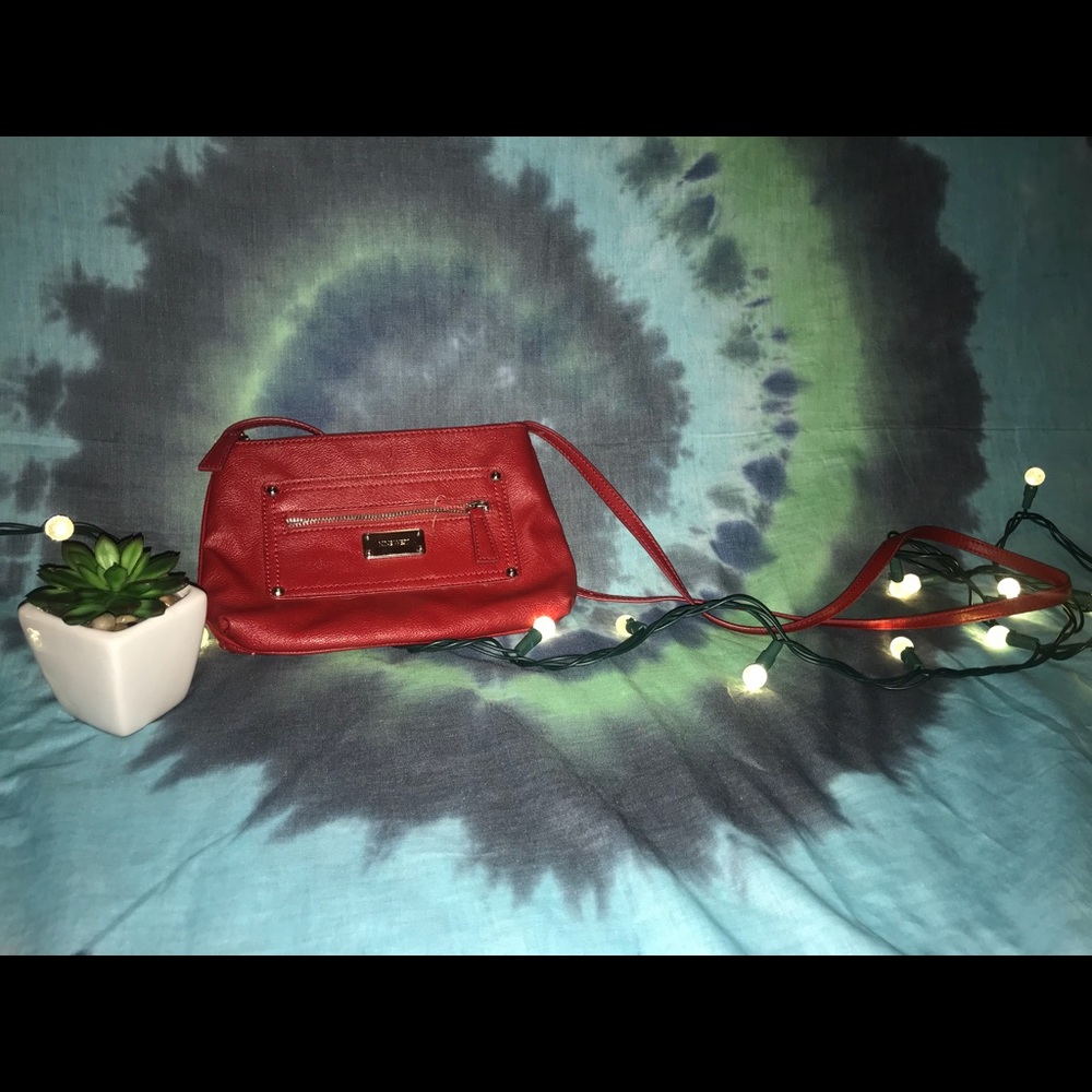 Red side shoulder bag